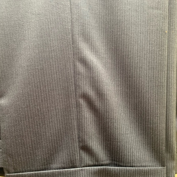 Mens 2 piece lightweight wool suit. Stitched lapels, pocket treatments. Worn 2X - Picture 8 of 10